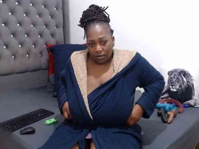 ChocSexcBeast webcam