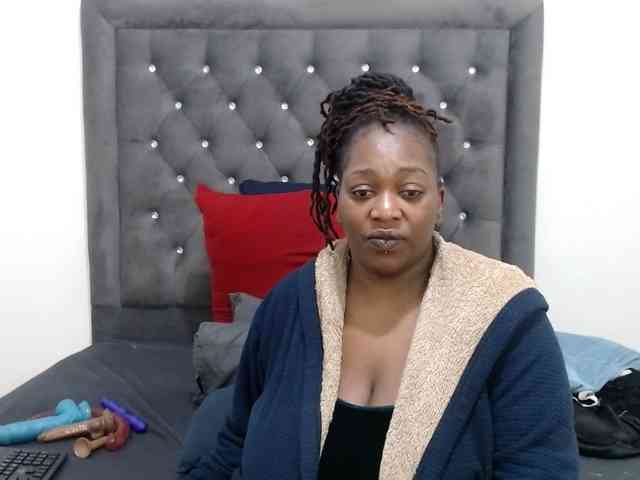 ChocSexcBeast webcam