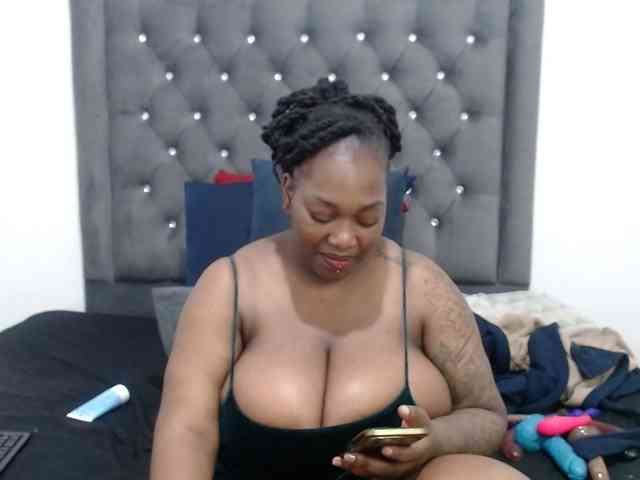 ChocSexcBeast webcam