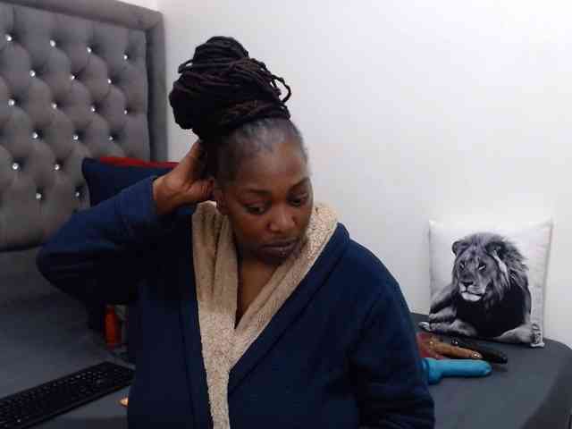 ChocSexcBeast webcam