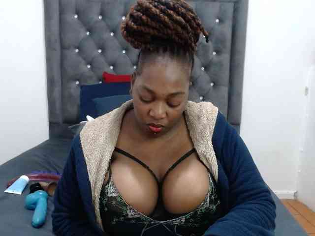 ChocSexcBeast webcam