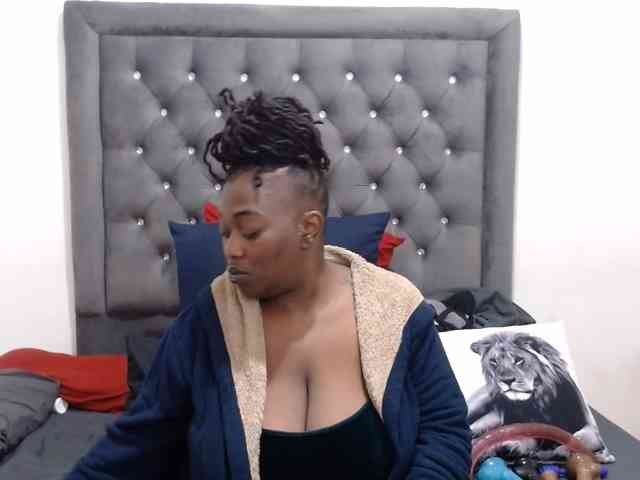 ChocSexcBeast webcam
