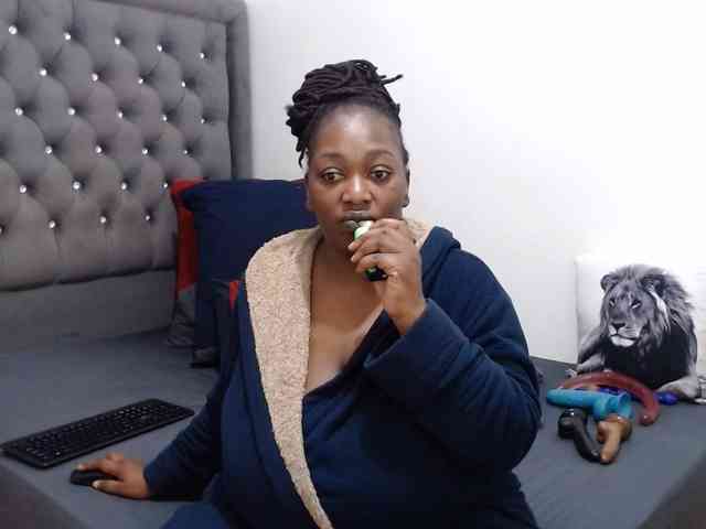 ChocSexcBeast webcam