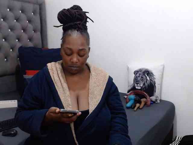ChocSexcBeast webcam
