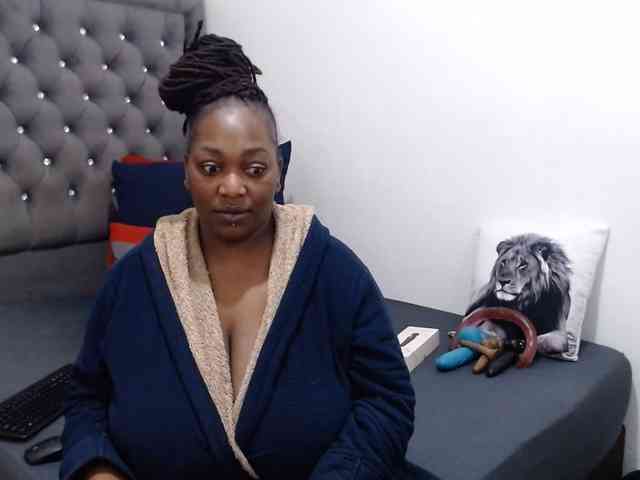 ChocSexcBeast webcam