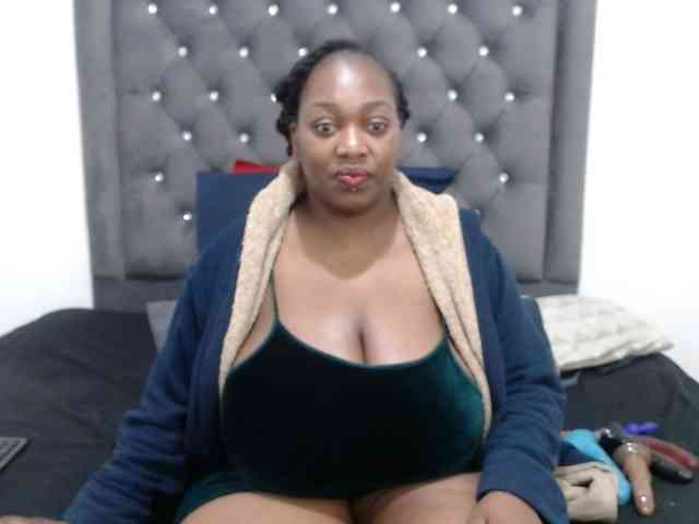 ChocSexcBeast webcam