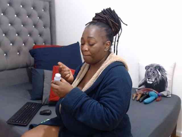 ChocSexcBeast webcam