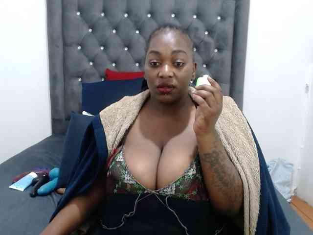 ChocSexcBeast webcam