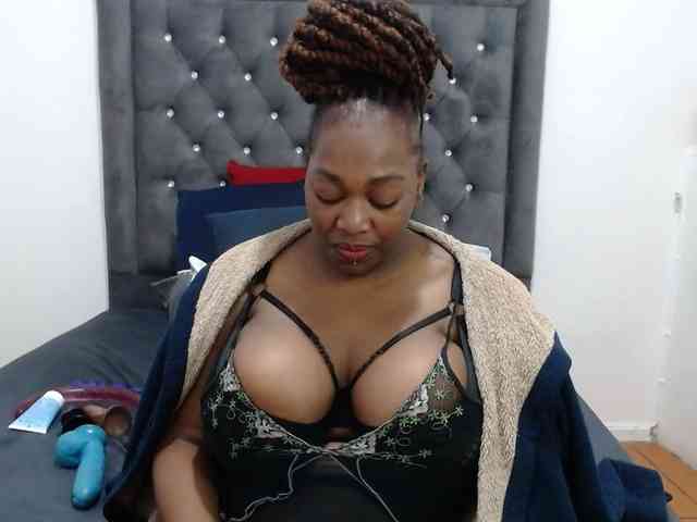 ChocSexcBeast webcam