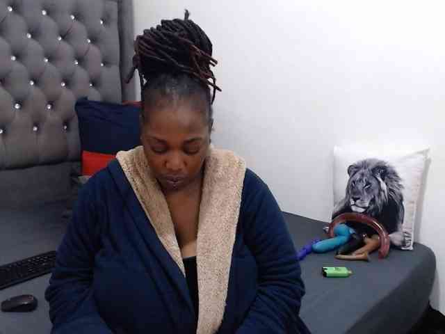ChocSexcBeast webcam