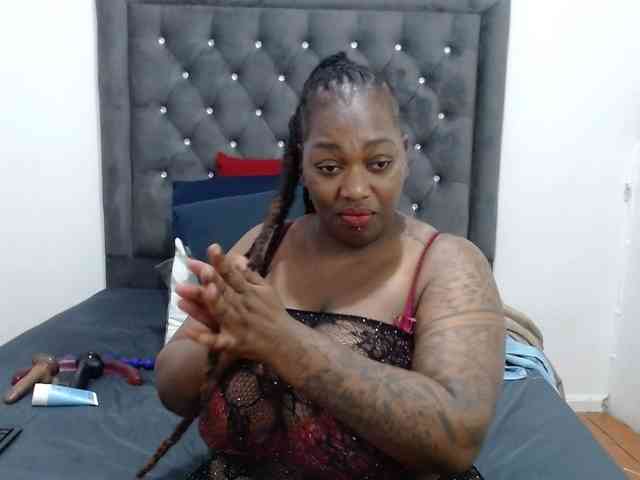 ChocSexcBeast webcam