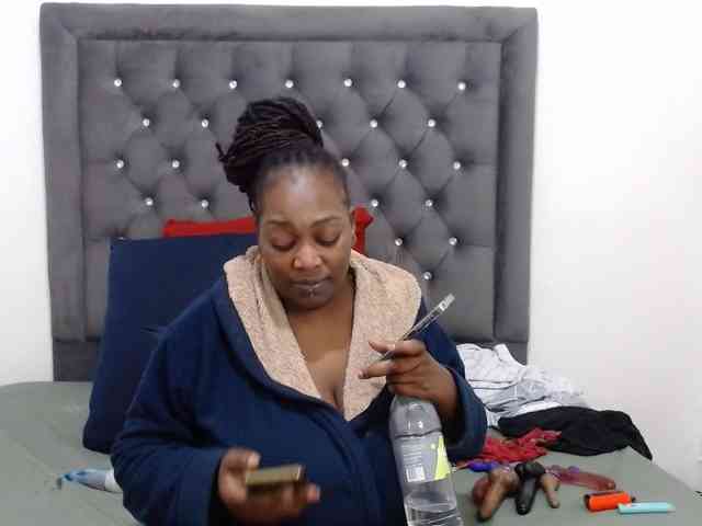ChocSexcBeast webcam
