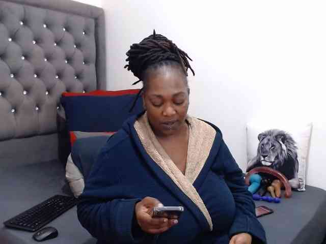 ChocSexcBeast webcam
