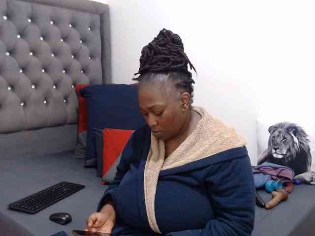 ChocSexcBeast webcam