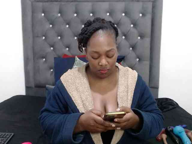 ChocSexcBeast webcam