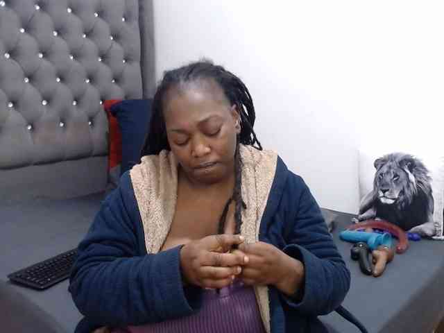 ChocSexcBeast webcam