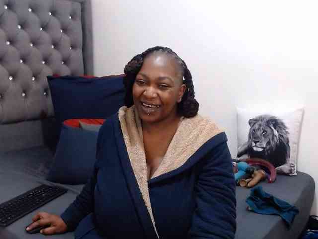 ChocSexcBeast webcam
