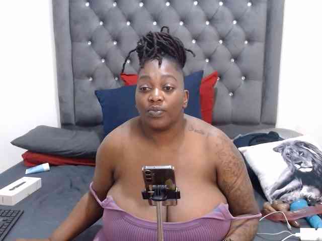 ChocSexcBeast webcam