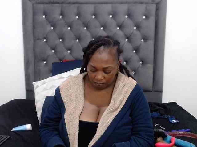ChocSexcBeast webcam