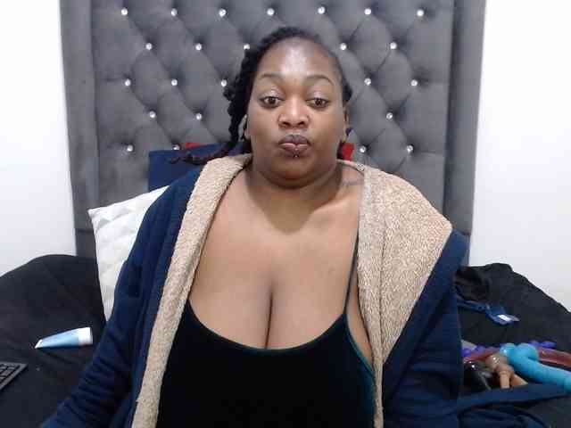 ChocSexcBeast webcam
