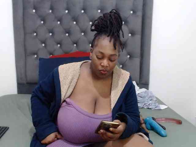 ChocSexcBeast webcam