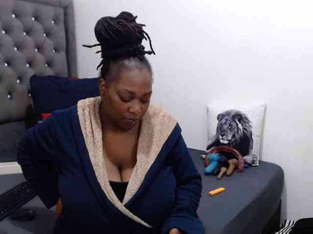 ChocSexcBeast webcam