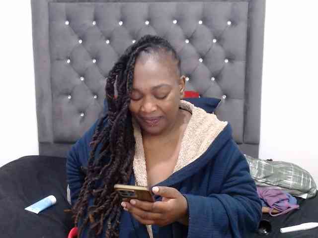 ChocSexcBeast webcam