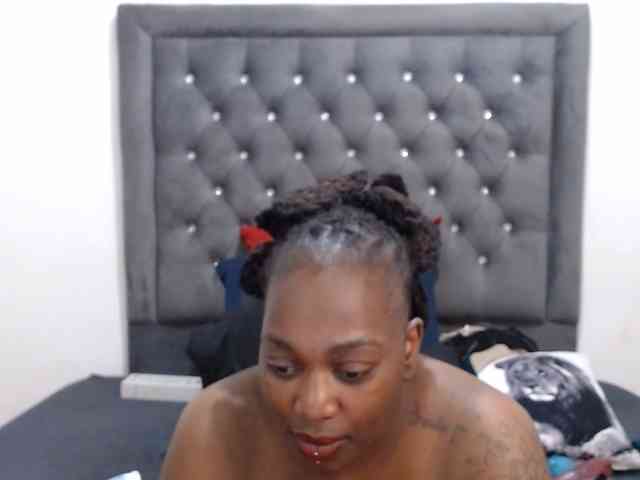 ChocSexcBeast webcam