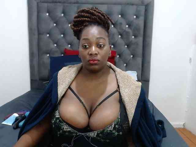 ChocSexcBeast webcam