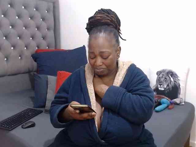 ChocSexcBeast webcam