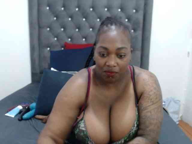 ChocSexcBeast webcam