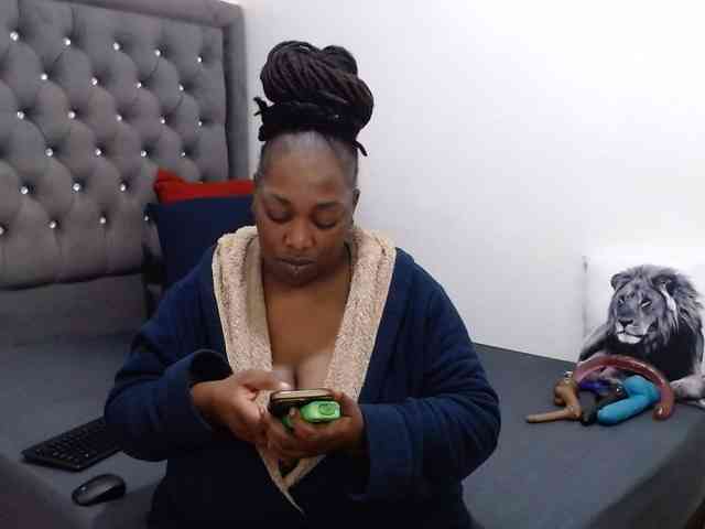 ChocSexcBeast webcam