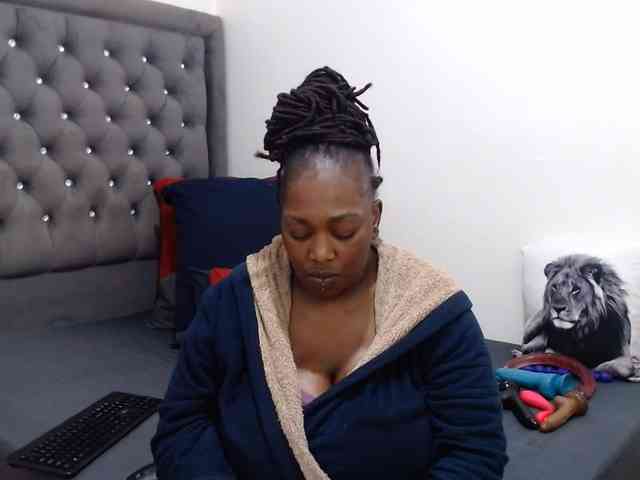 ChocSexcBeast webcam