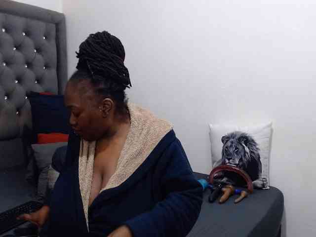 ChocSexcBeast webcam