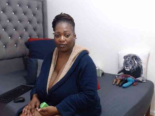 ChocSexcBeast webcam