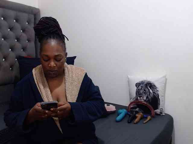 ChocSexcBeast webcam