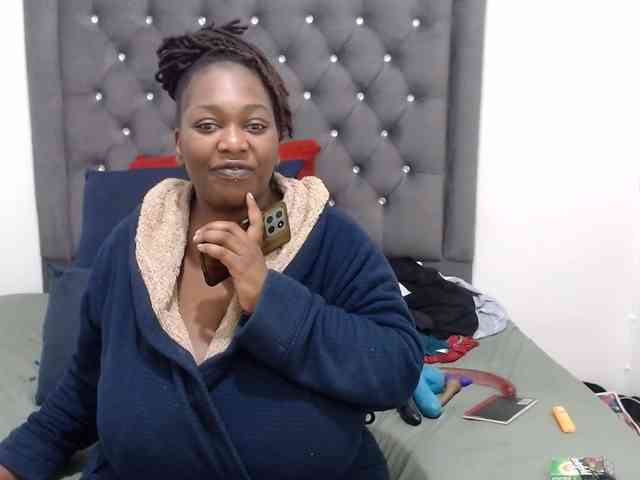 ChocSexcBeast webcam