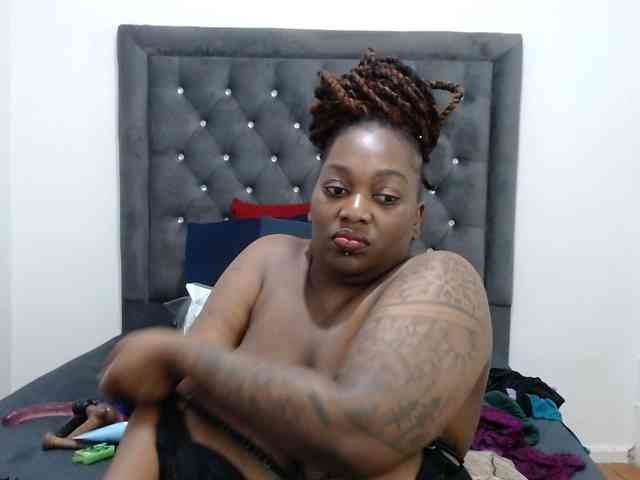 ChocSexcBeast webcam