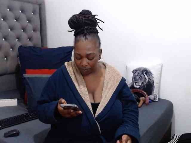 ChocSexcBeast webcam