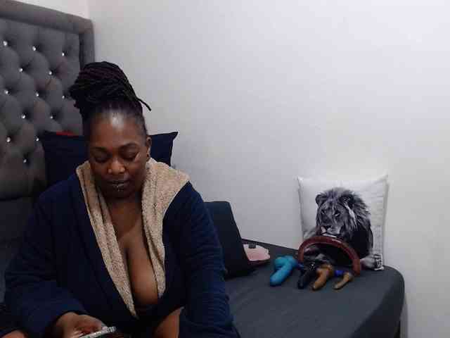 ChocSexcBeast webcam