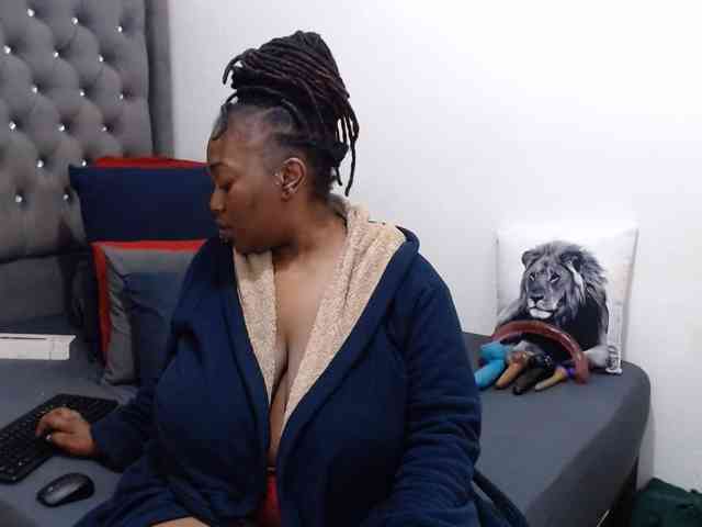 ChocSexcBeast webcam