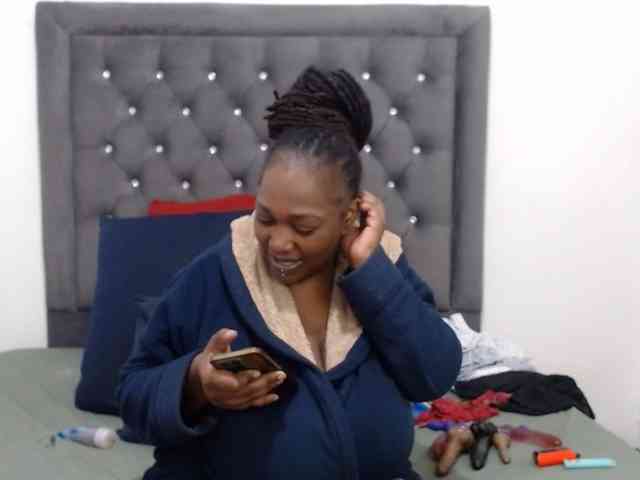 ChocSexcBeast webcam