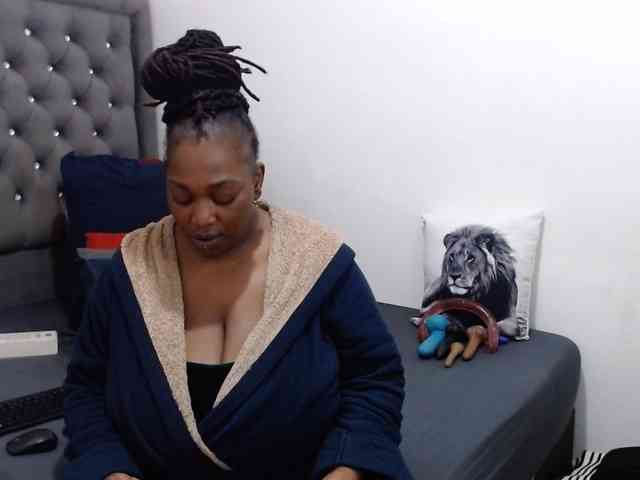 ChocSexcBeast webcam