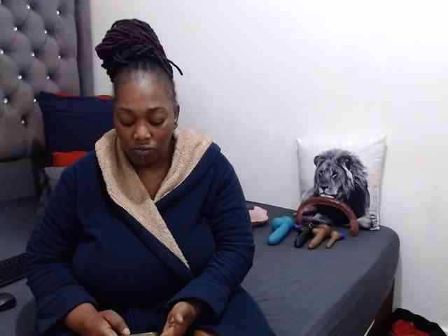 ChocSexcBeast webcam