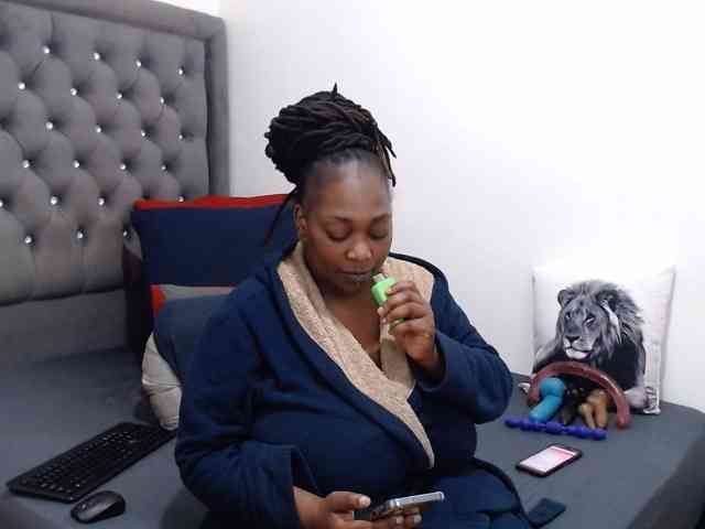 ChocSexcBeast webcam