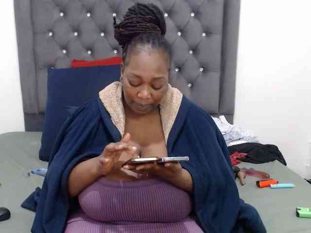 ChocSexcBeast webcam