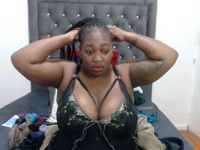 ChocSexcBeast webcam