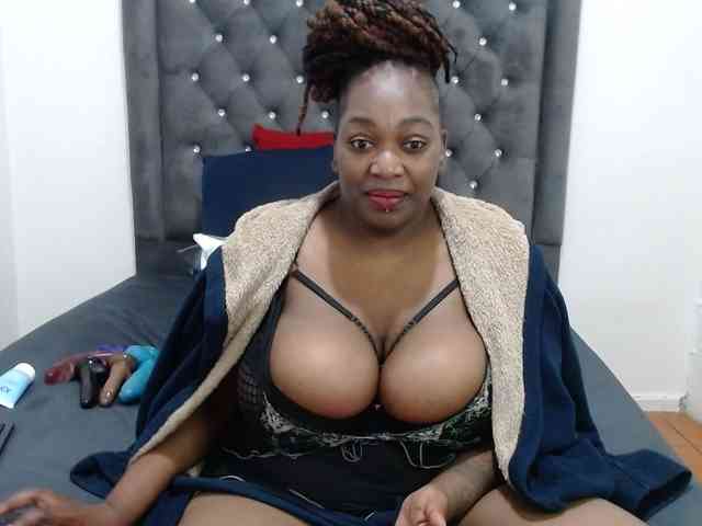 ChocSexcBeast webcam