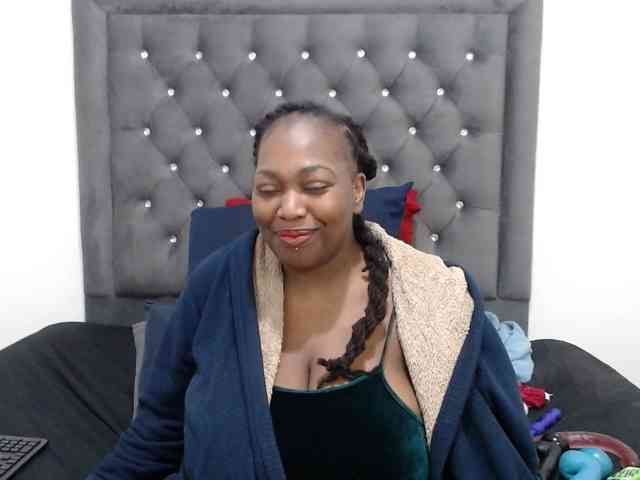 ChocSexcBeast webcam