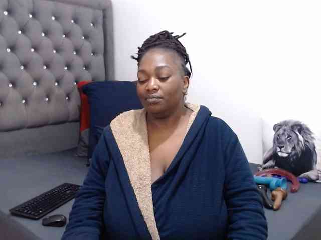 ChocSexcBeast webcam
